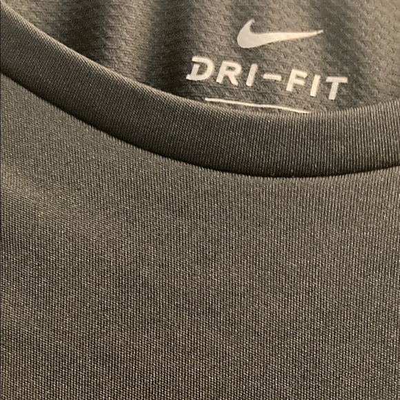 Nike Dri-Fit t-shirt - Picture 2 of 9